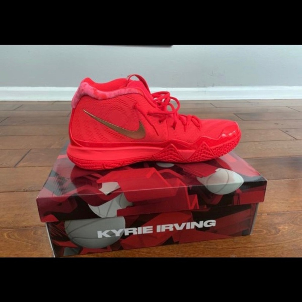 Kyrie red carpet size 13
